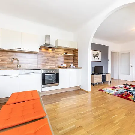Apartament Calm Roof-top Close To Vienna By Jr